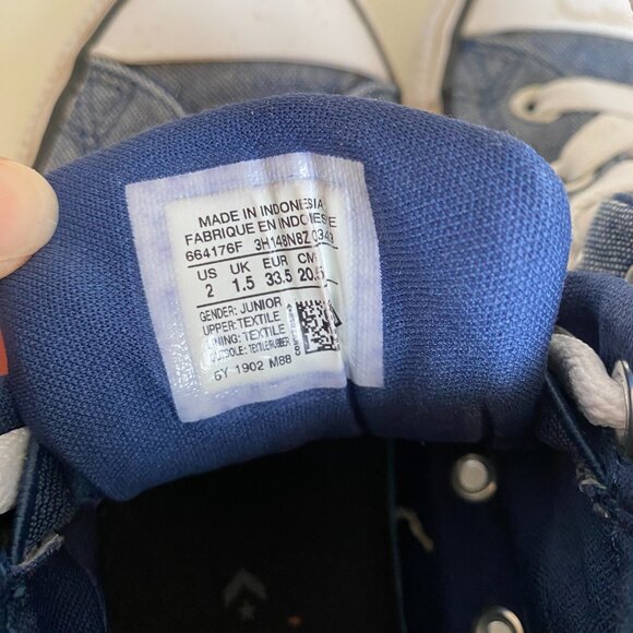 Lot of 2 pairs of Converse Chuck Taylor All-Star Mid-Top Sneakers - Youth Size 2 - Picture 9 of 9